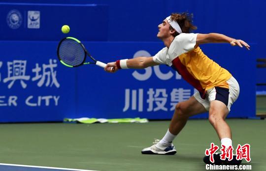 滑行技术稳 滑行技术稳