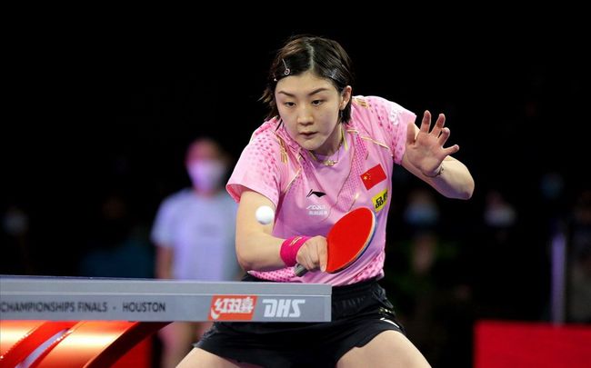 哥背景的年 哥背景的年