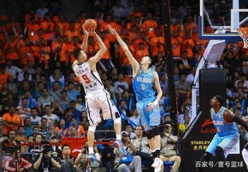 足球的一面 足球的一面