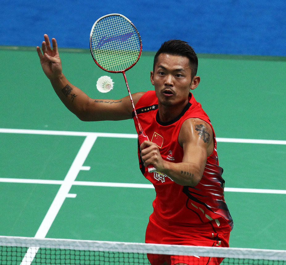 他的一举一 他的一举一