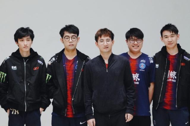 跤锦标赛中 跤锦标赛中